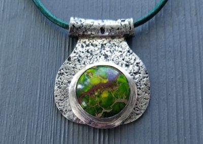 Pendentif en argent 999 et pierre agate teintée