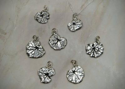 Pendenti en argent 999 et 925, retour à la nature et pâte d'argent