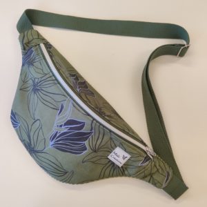 Petite banane en tissu verte kaki avec motif fleurs lila