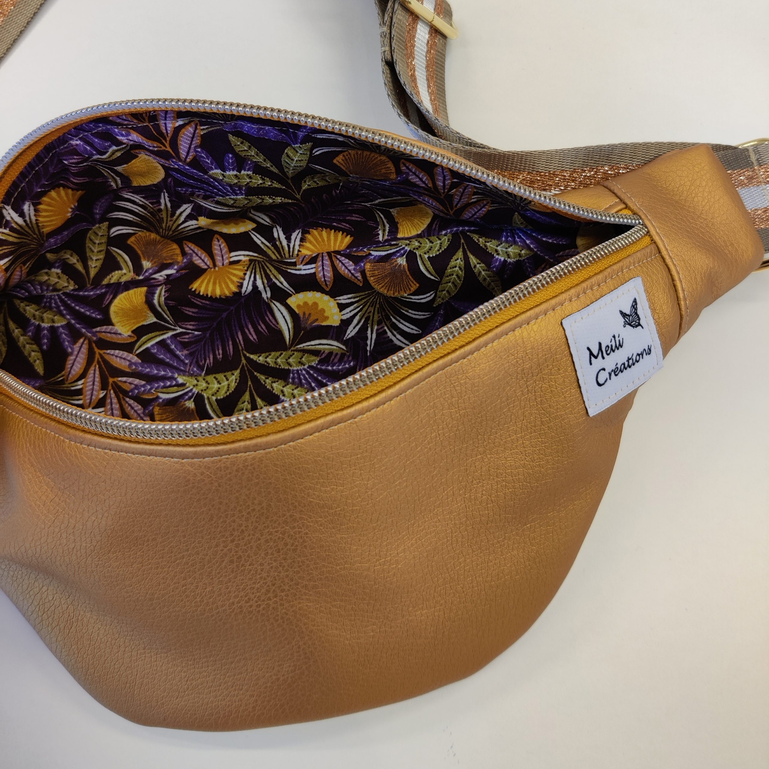 Intérieur Petite banane en simili doré