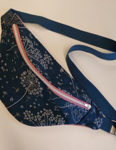Grande banane créée lors d'un atelier couture