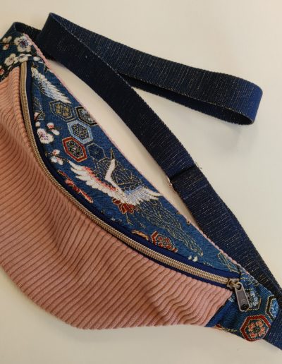 Grande banane créée lors d'un atelier couture