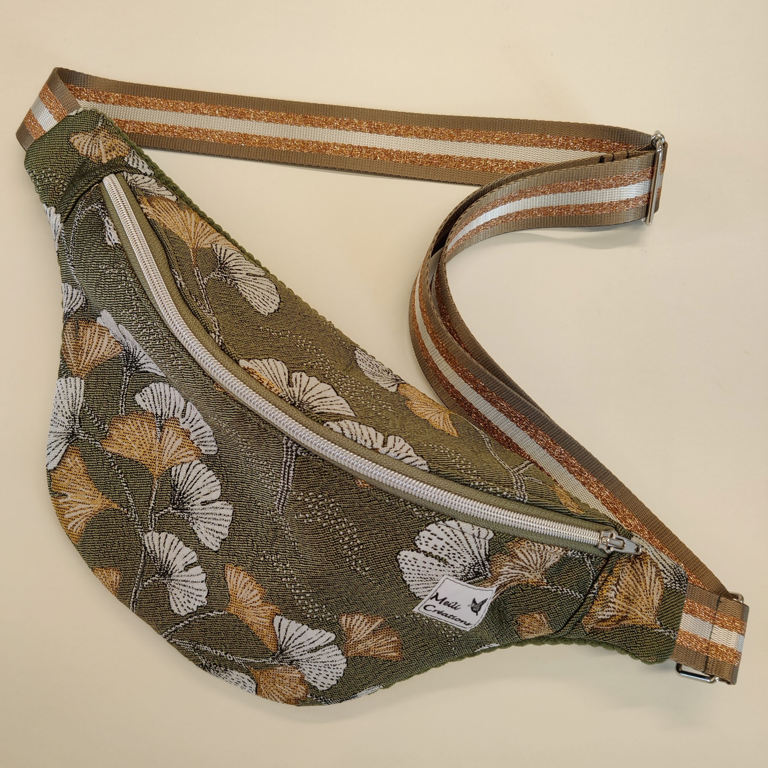 Grande banane en jacquard vert avec feuille de ginko