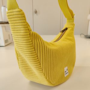 Sac demi-lune velours côtelé jaune