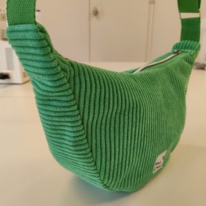 Sac demi-lune velours côtelé vert