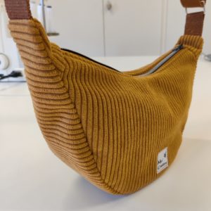 Sac demi-lune velours côtelé ocre