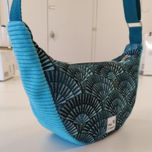 Sac Demi-Lune Éventail Bleu – Jacquard & Velours côtelé