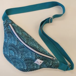 Petite Banane Éventail Bleu – Jacquard & Velours côtelé